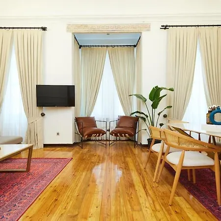 Private Building 8br @ Taksim Apartment