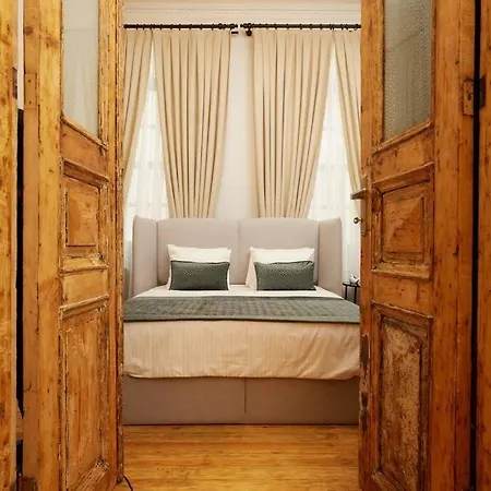 شقة Private Building 8br @ Taksim اسطنبول