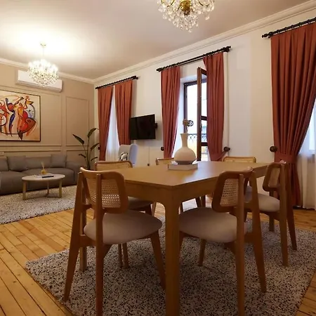 Private Building 8br @ Taksim Apartment