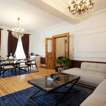 Private Building 8br @ Taksim
