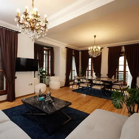 Private Building 8br @ Taksim * اسطنبول