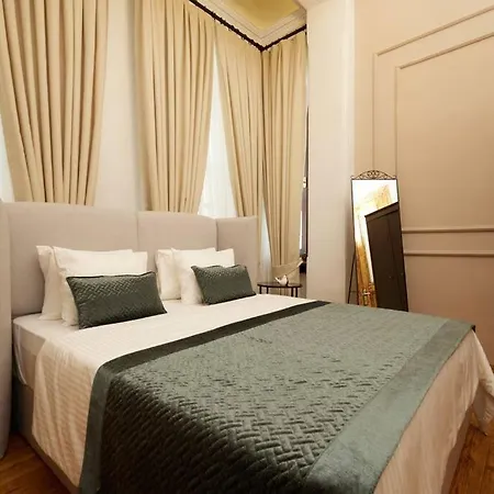 Apartment Private Building 8br @ Taksim
